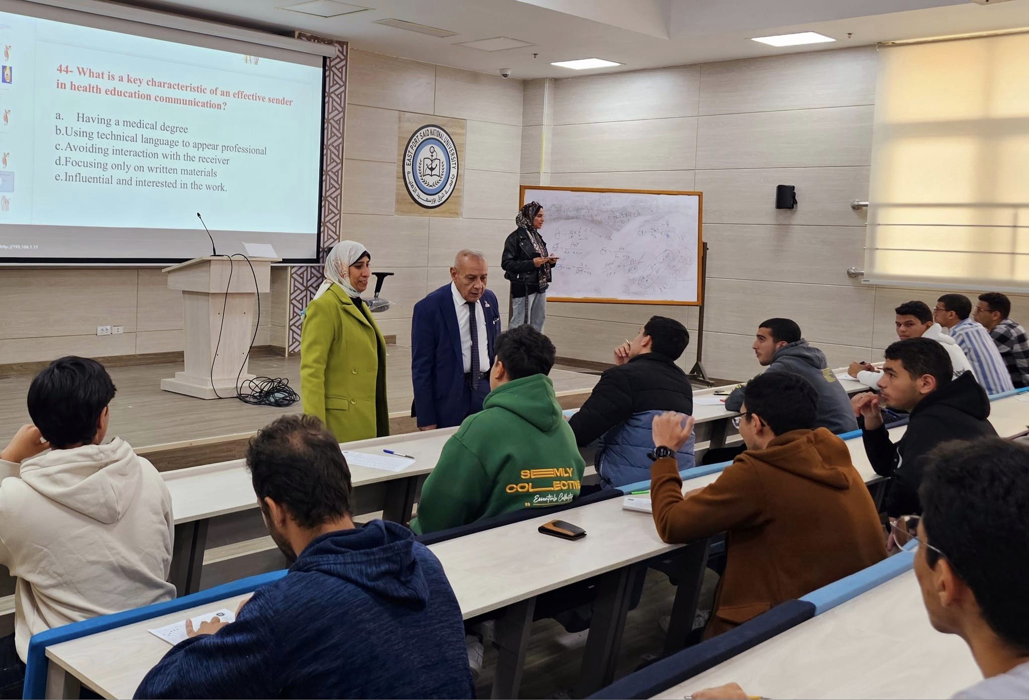 سير لجان امتحانات العملى البلوك الأول للفرقة الثانية ببرنامج الطب والجراحة