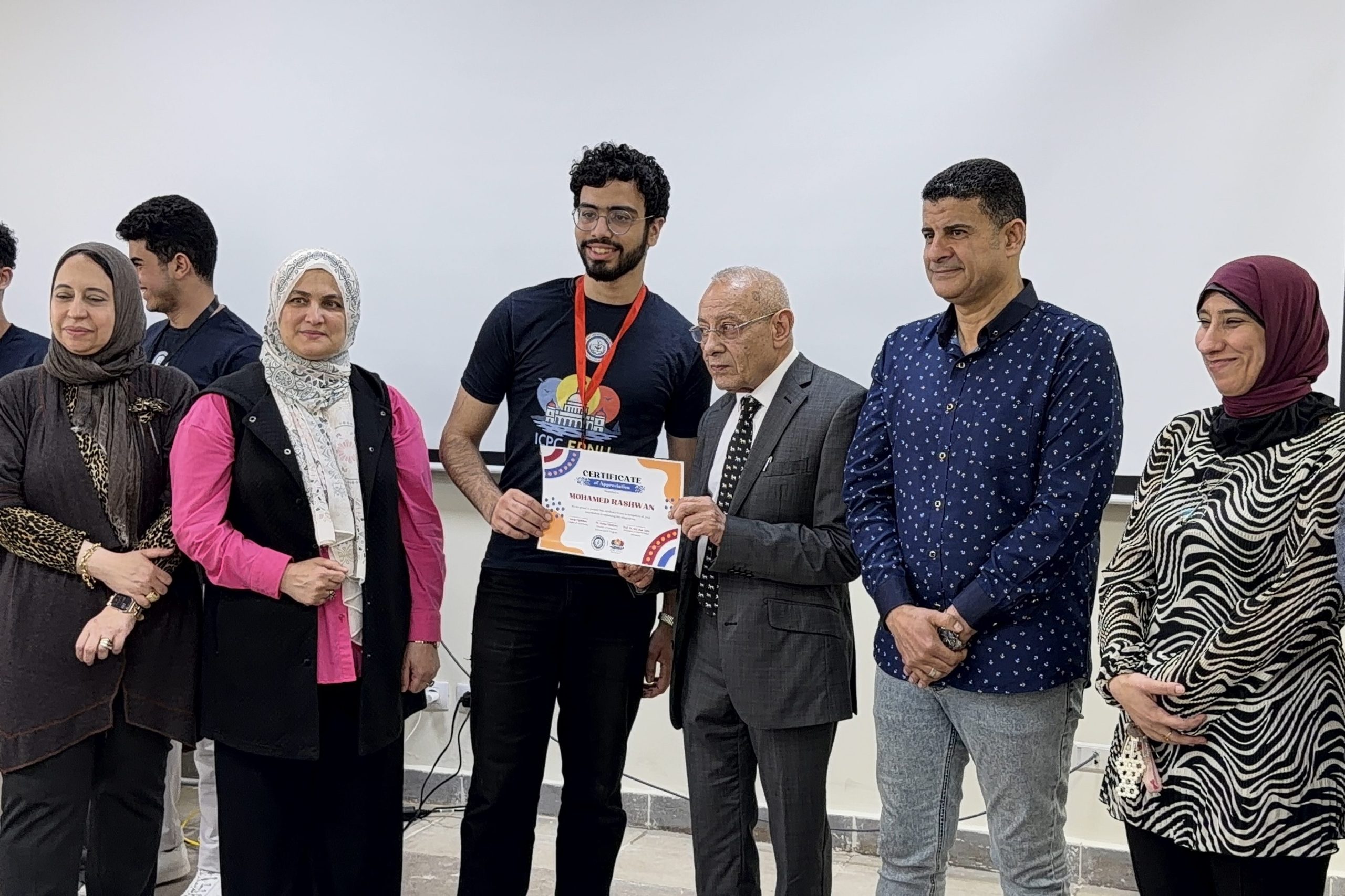 المعامل والتدريب العملي داخل الجامعة