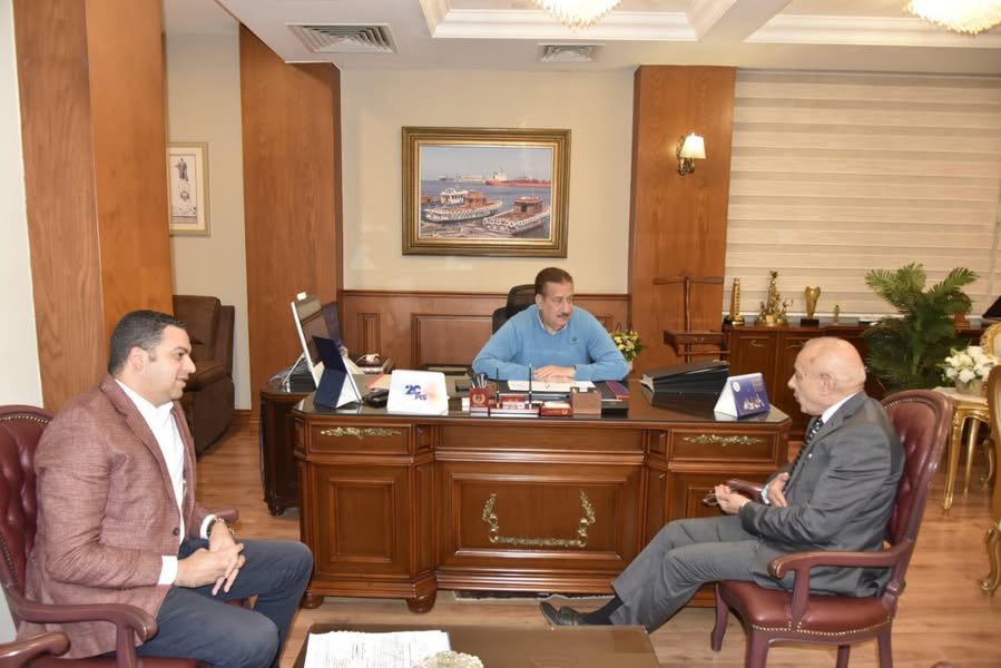 محافظ بورسعيد يزور جامعة شرق بورسعيد الأهلية ويدعم التعاون مع الجامعة