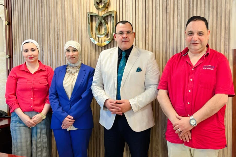 وفد كلية الطب بجامعة شرق بورسعيد الأهلية يبحث التعاون مع الهيئة العامة للرعاية الصحية ببورسعيد