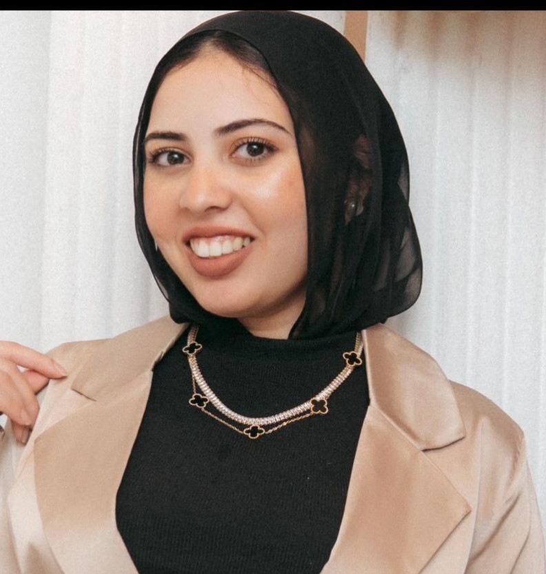 الأستاذة رودينا العربي